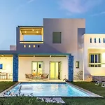 Villa Plioni With Private Pool & With Hot Tub