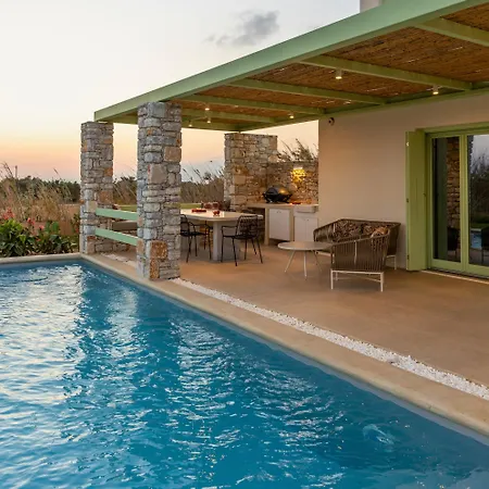 Plioni With Private Pool & With Hot Tub Βίλα