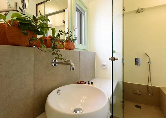 Plioni With Private Pool & With Hot Tub Mikri Vigla